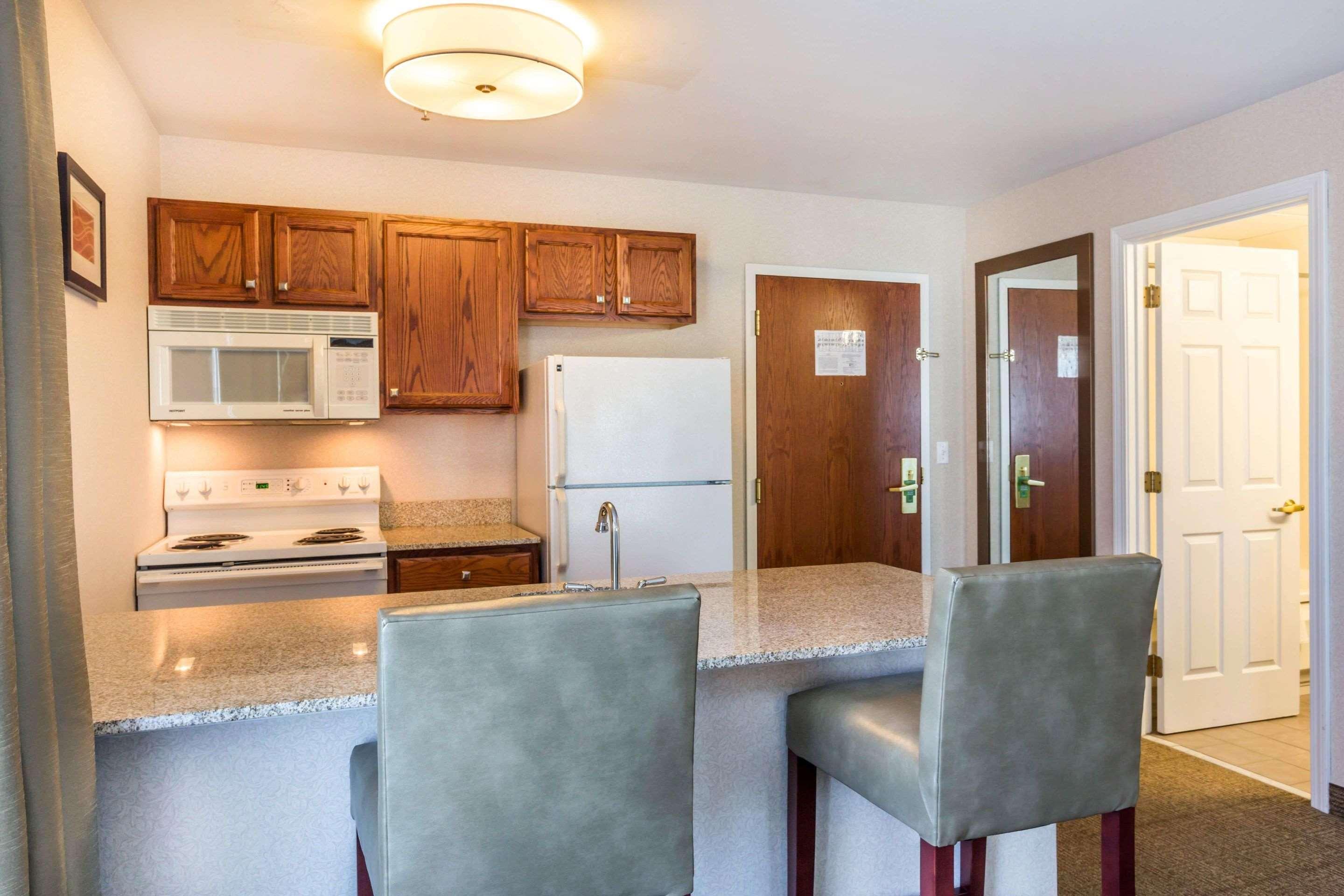 Comfort Inn & Suites Burlington Buitenkant foto