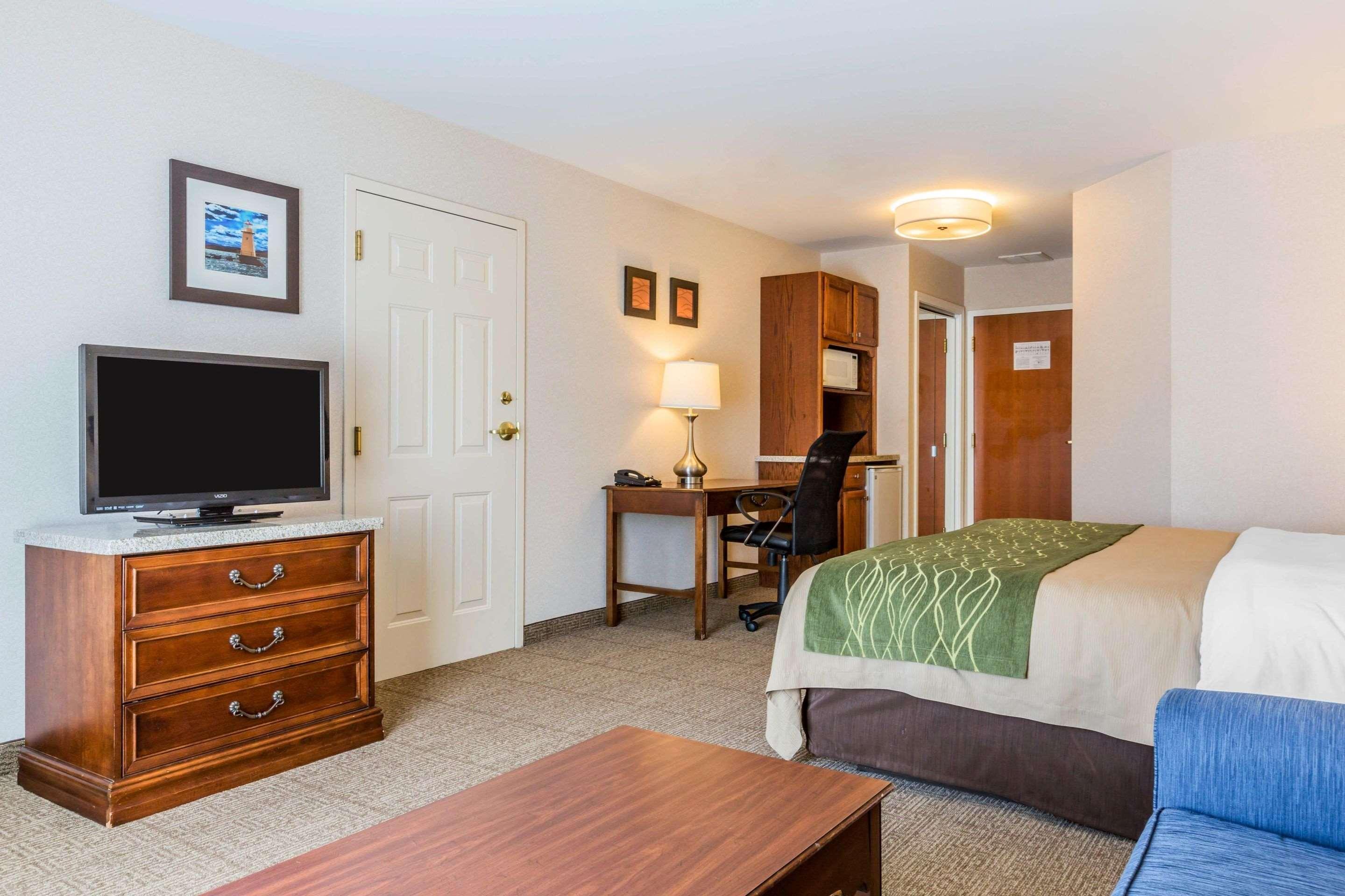 Comfort Inn & Suites Burlington Buitenkant foto