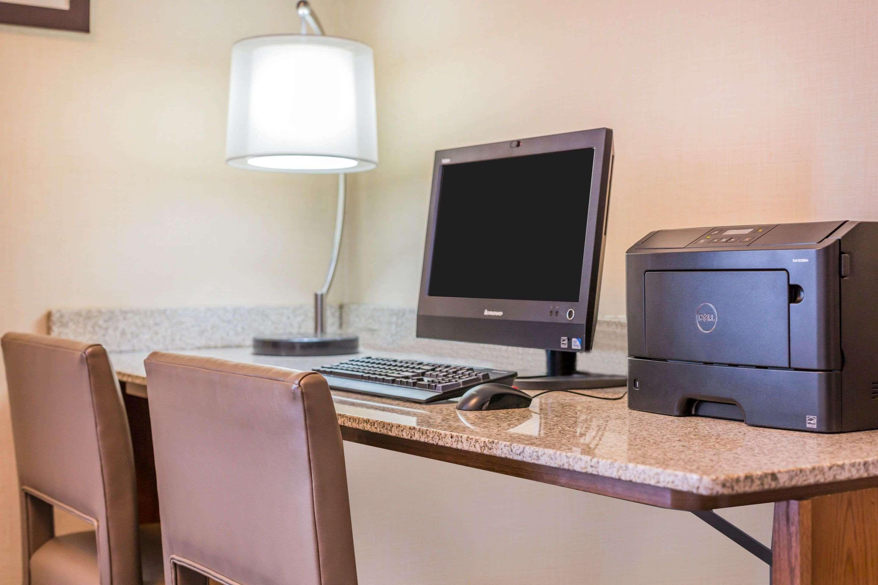 Comfort Inn & Suites Burlington Buitenkant foto