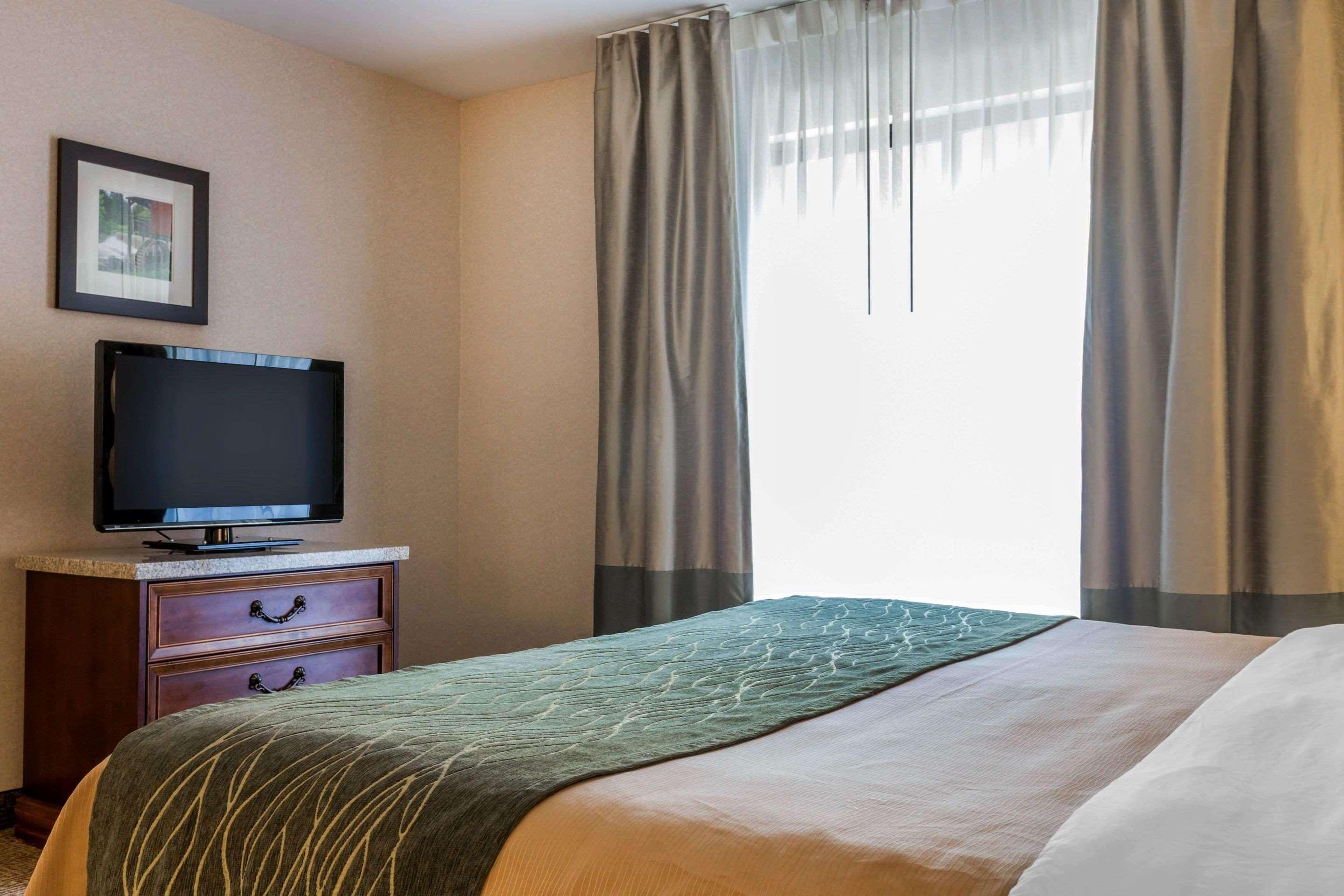 Comfort Inn & Suites Burlington Buitenkant foto