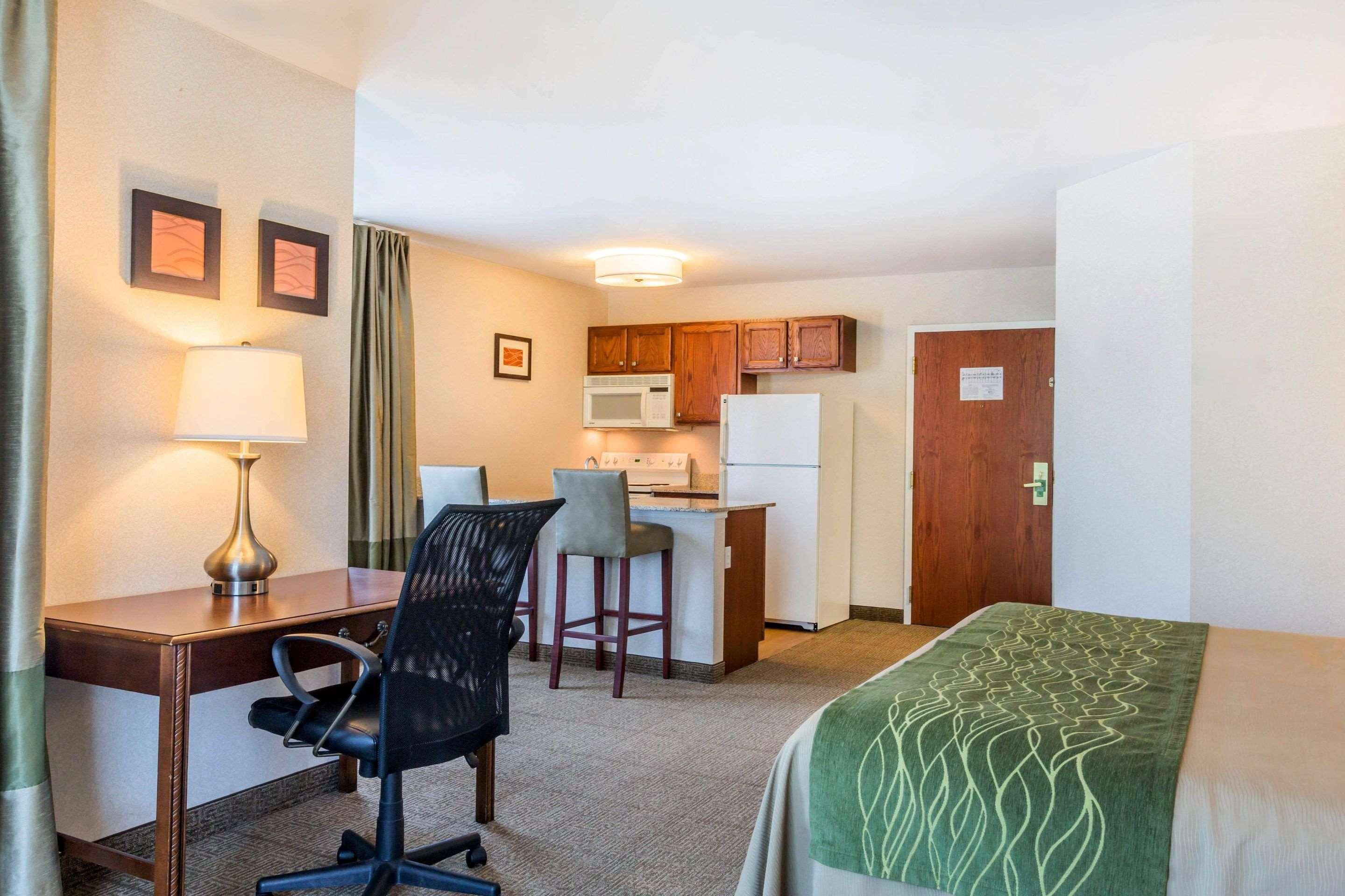 Comfort Inn & Suites Burlington Buitenkant foto