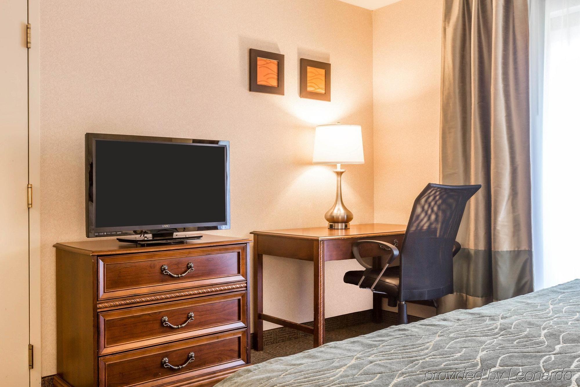 Comfort Inn & Suites Burlington Buitenkant foto