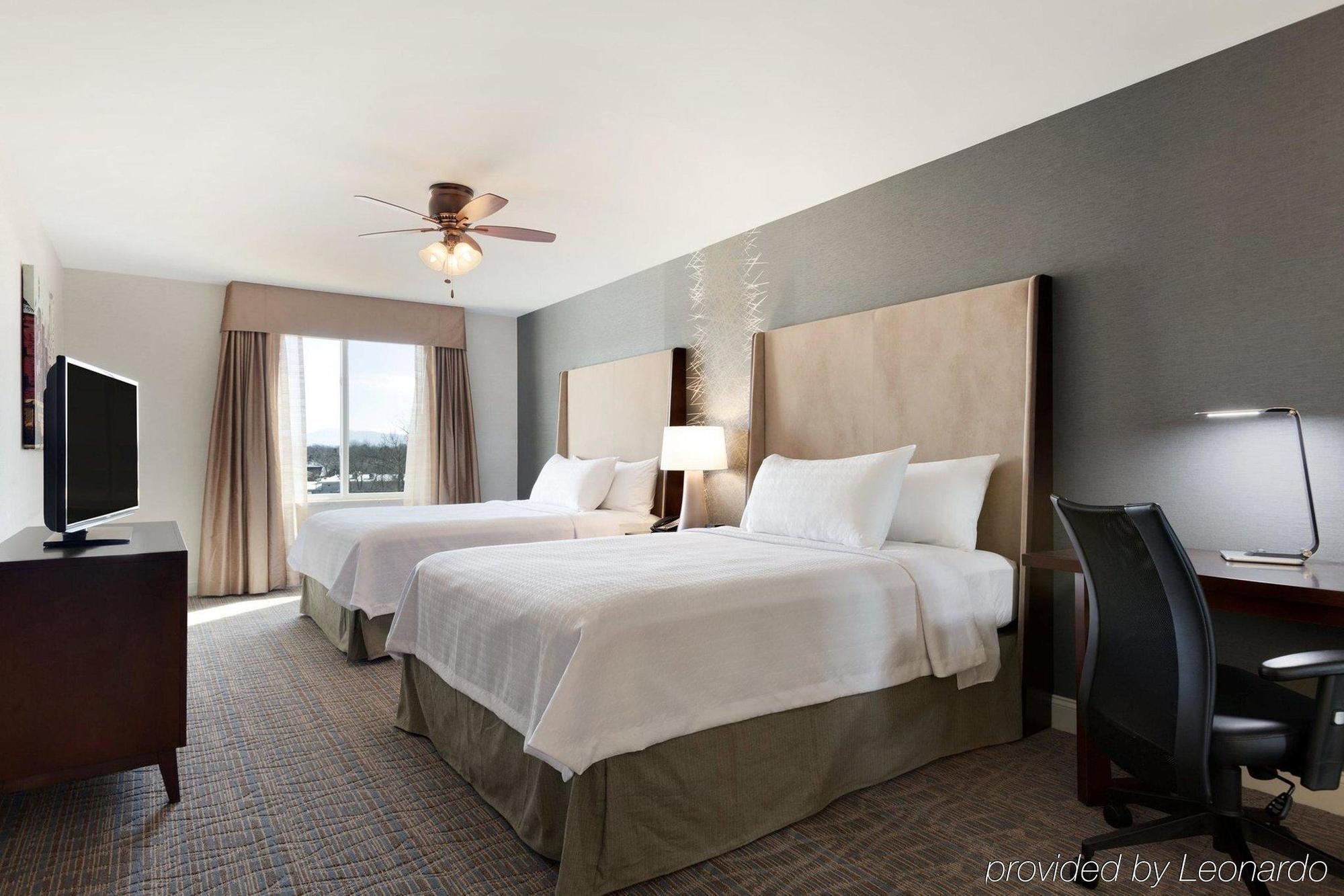 Comfort Inn & Suites Burlington Buitenkant foto